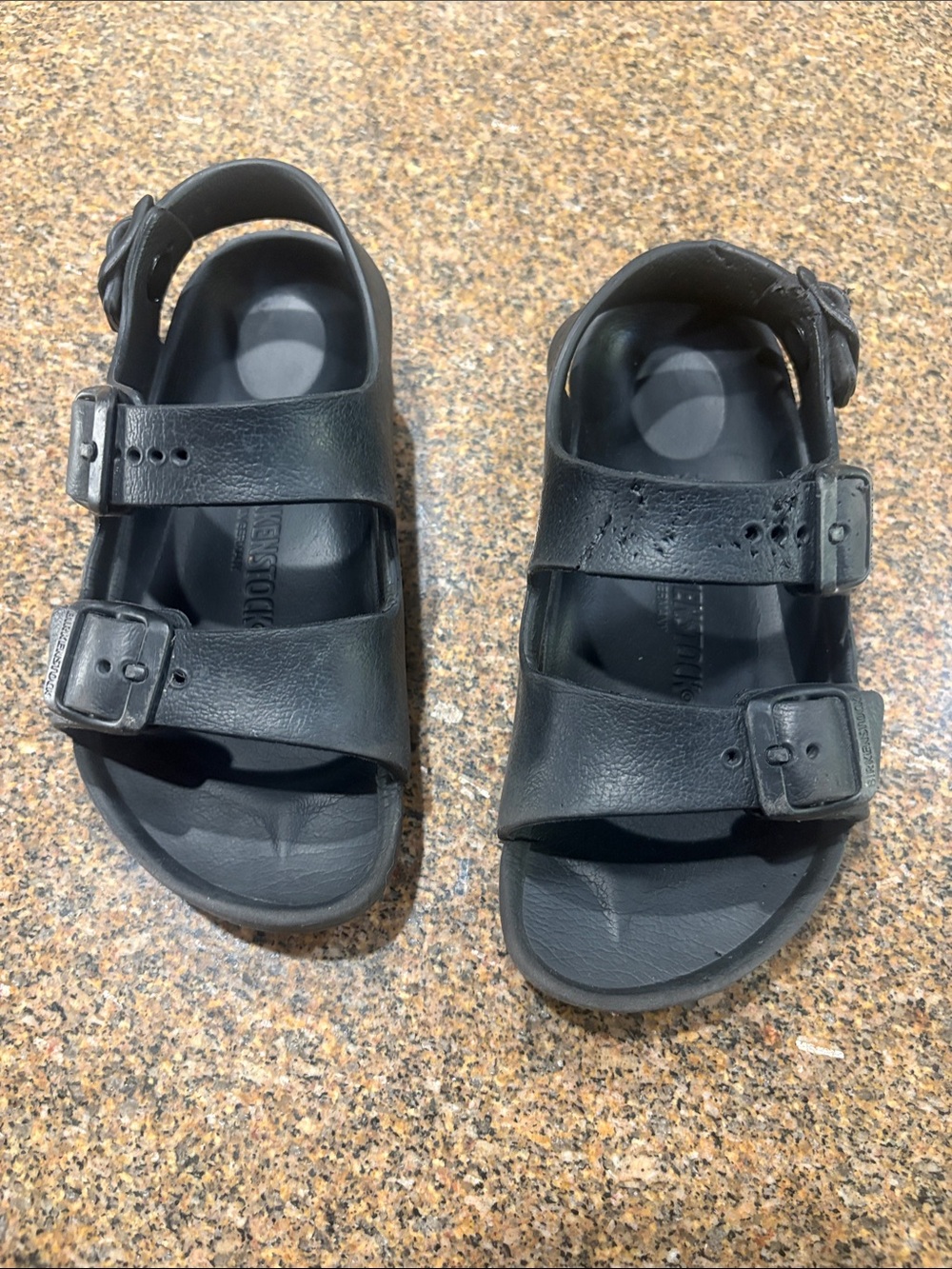 Birkenstock Kids Black Two-Strap Buckle Sandals